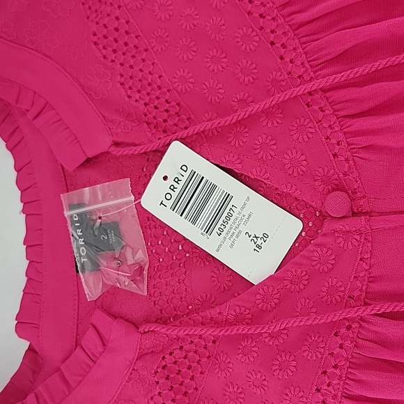 New Torrid Women’s Torrid Tie-Front Flutter Cap Sleeve Blouse Hot Pink Sz 2 - Picture 5 of 7